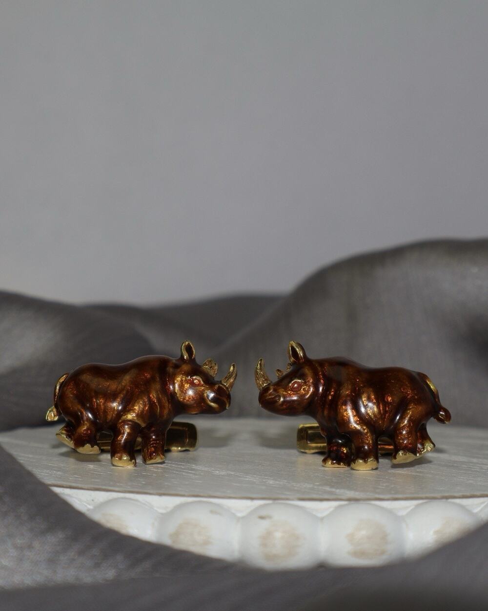 David Webb 18k Yellow Gold Enamel Rhino Cufflinks 20G